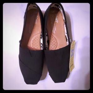 Black Canvas Toms